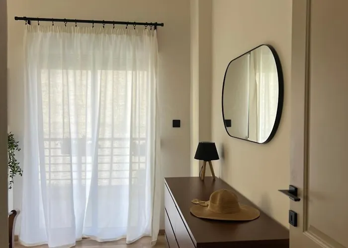 My Place نيوي إيبيفاتاي