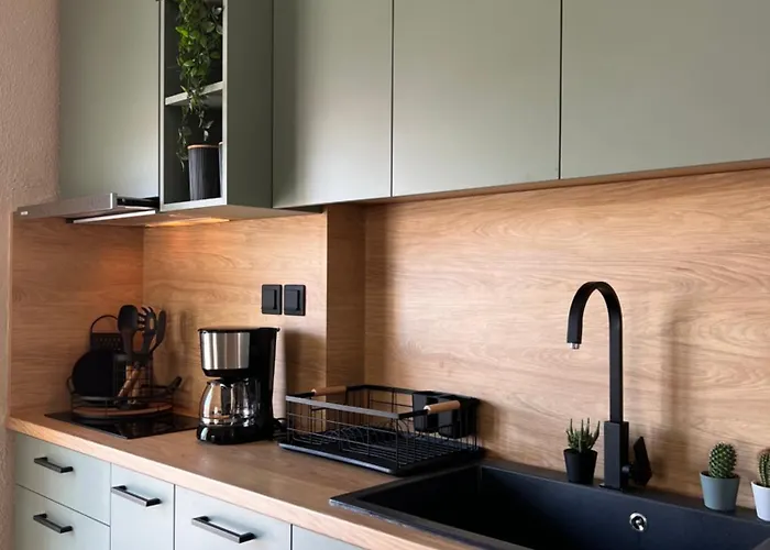 My Place * نيوي إيبيفاتاي